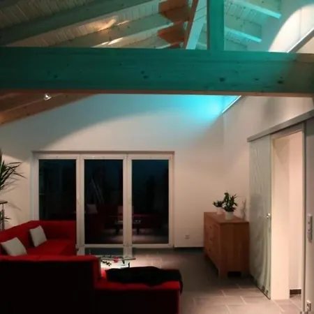 Moderne In Naturlage Am Miltenberg, Modernes Interieur, Profikueche Feriehus