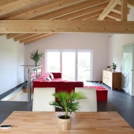 Moderne In Naturlage Am Miltenberg, Modernes Interieur, Profikueche Feriehus *